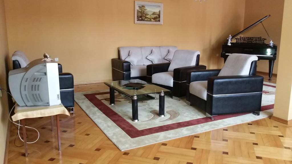 Guest House Kartvelishvili Batumi Ngoại thất bức ảnh