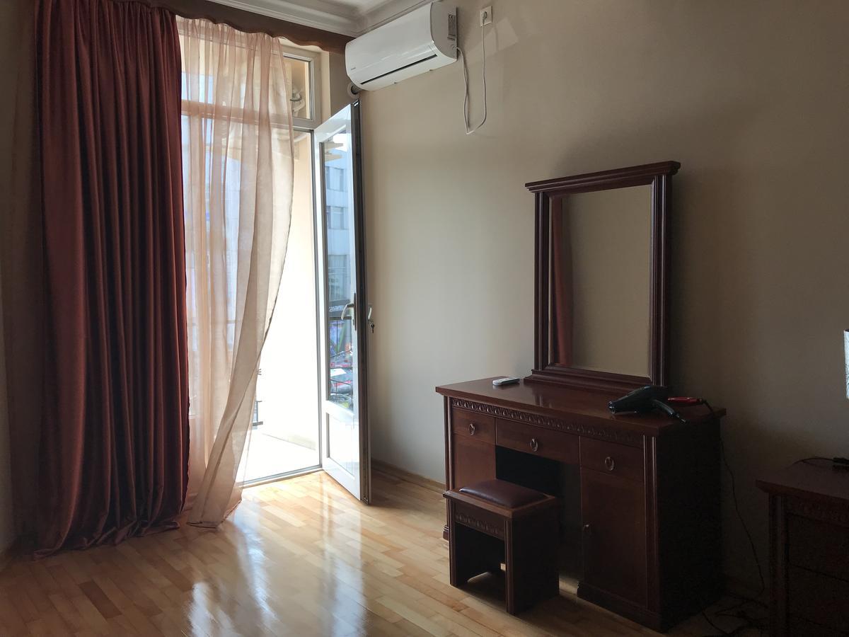 Guest House Kartvelishvili Batumi Ngoại thất bức ảnh